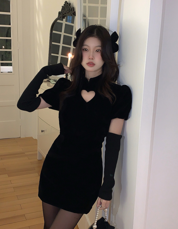 實拍三標齊小辣妹愛心黑色絲絨中長款收腰顯瘦連衣裙