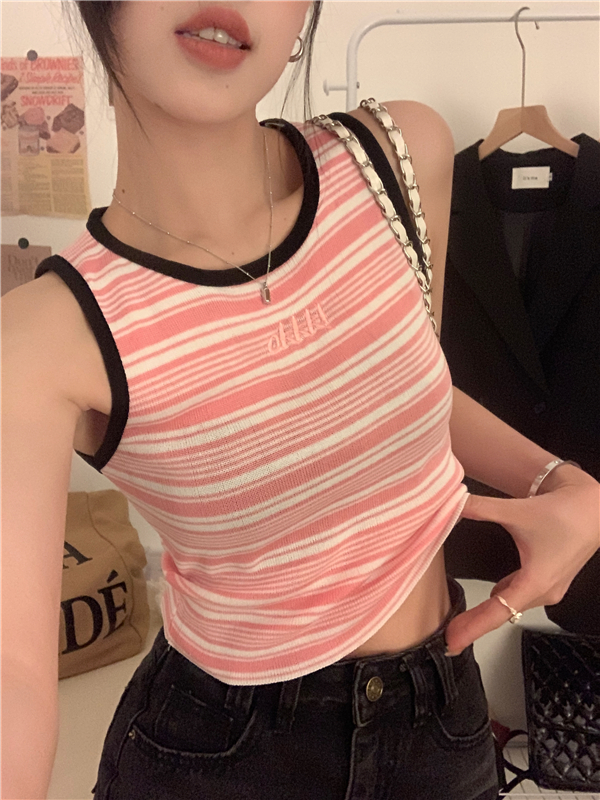 Real shot of striped I-shaped knitted camisole inner wear summer outer wear hot girl short slim sleeveless top