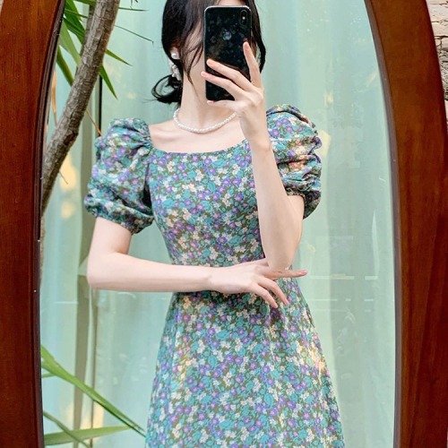 Tea-like Hepburn style French fairy style super fairy retro green floral square collar dress women's summer long dress