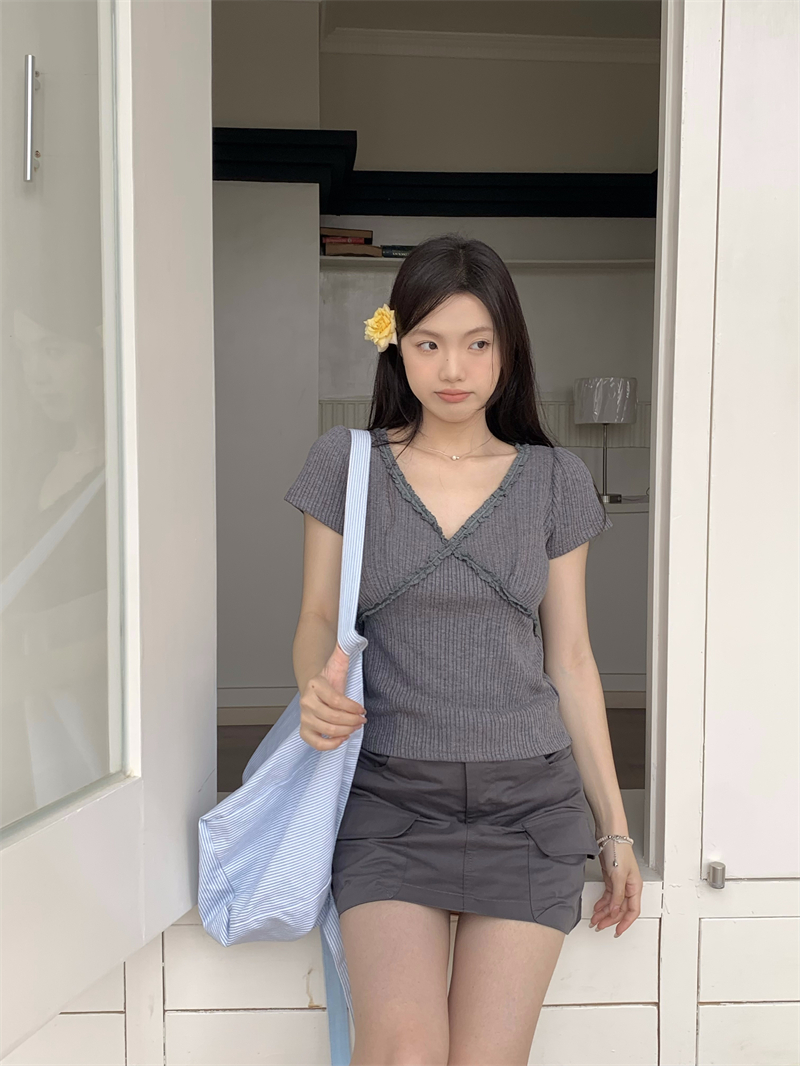 實拍 50121別致絕美小衫設計感小眾短款灰色V領上衣+50109短裙