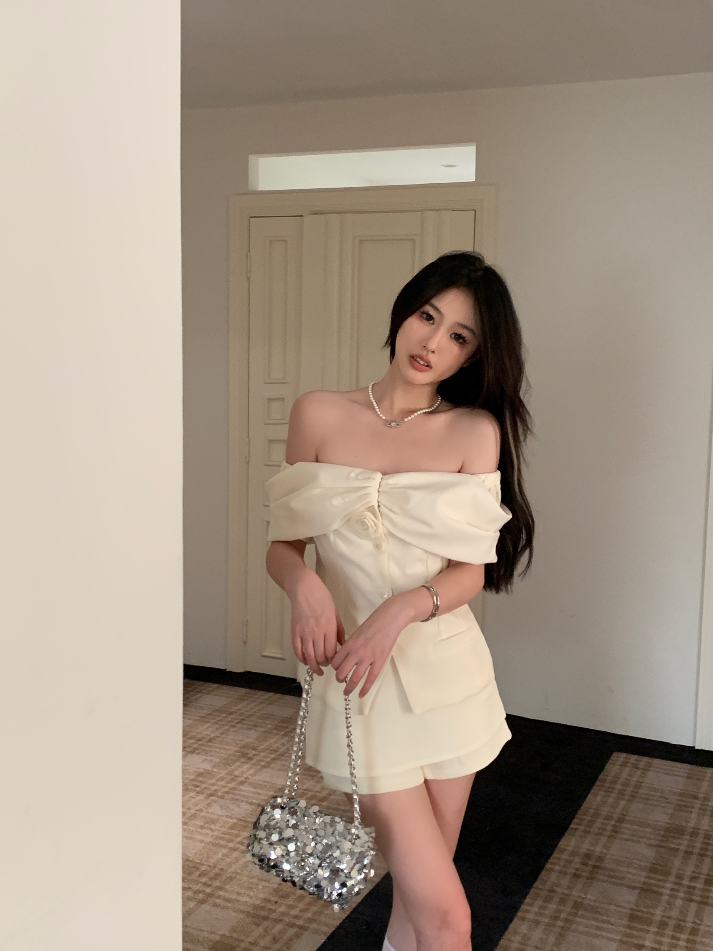 實拍松栗奶油 奶白一字肩小香風套裝女單排扣高腰短褲