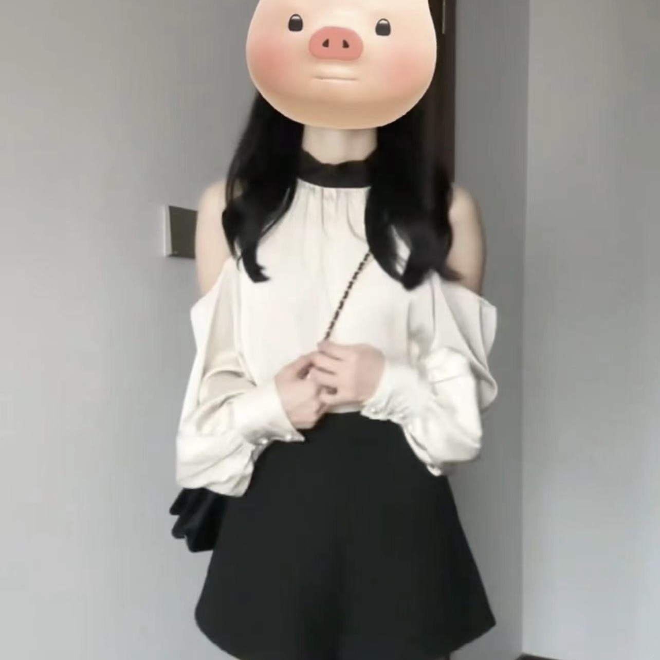 性感露肩綢面長袖掛脖襯衣女2024春季新款套裝純欲風襯衫搭配短褲