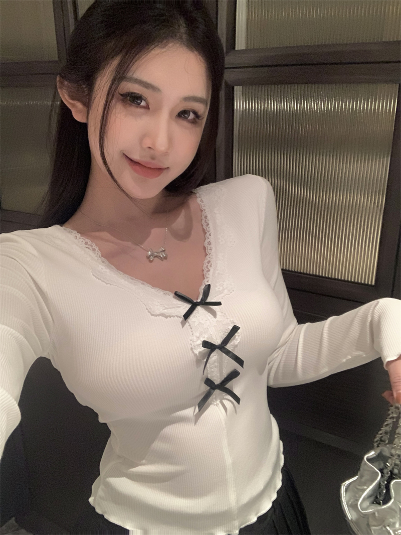 實拍 曼妙懶人線 修身收腰純色百搭花邊V領針織打底上衣