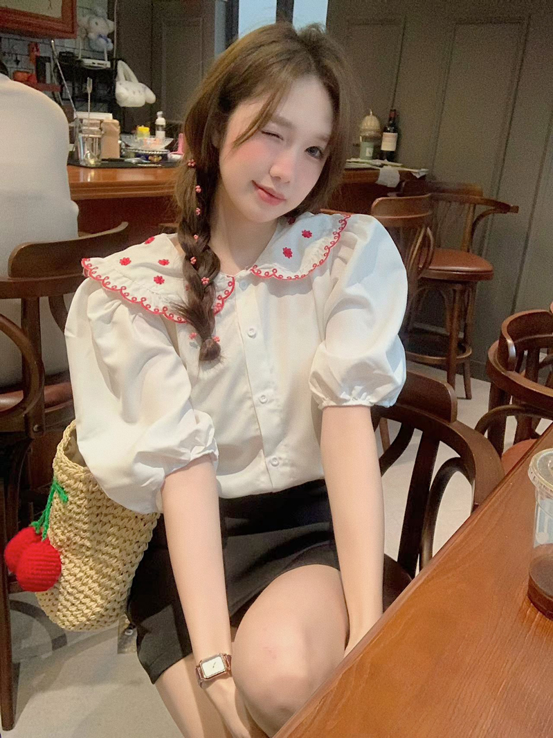 實拍 甜美重工刺繡娃娃領白色襯衫女設計感小眾泡泡袖上衣服