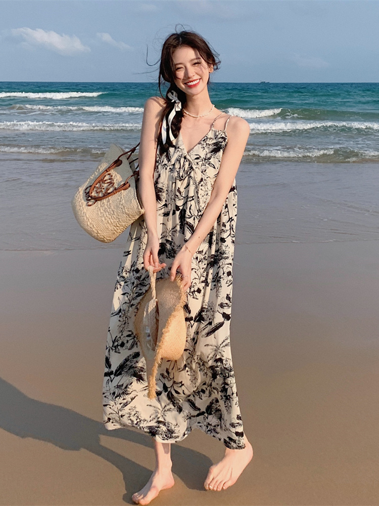 韓國原單法式吊帶水墨畫碎花沙灘連衣裙女夏季外穿質感高級感氣質