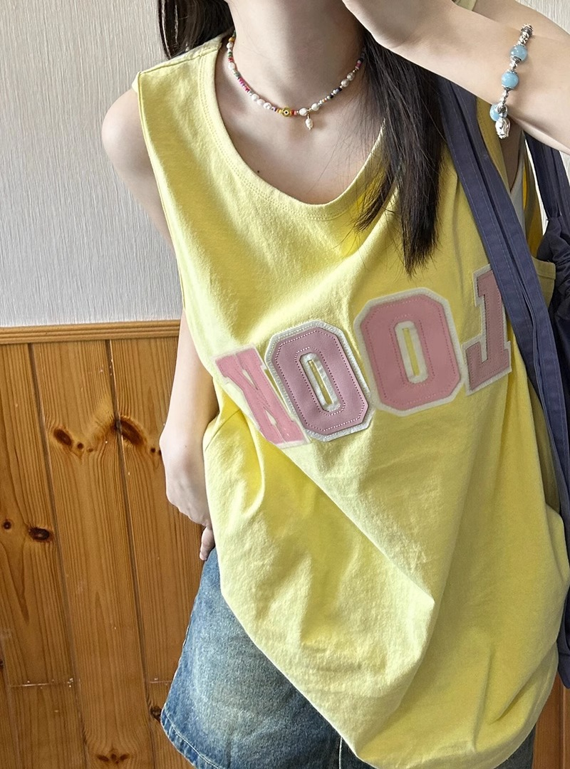 繡花21支超爽棉200克後包領240斤大碼港風字母背心女