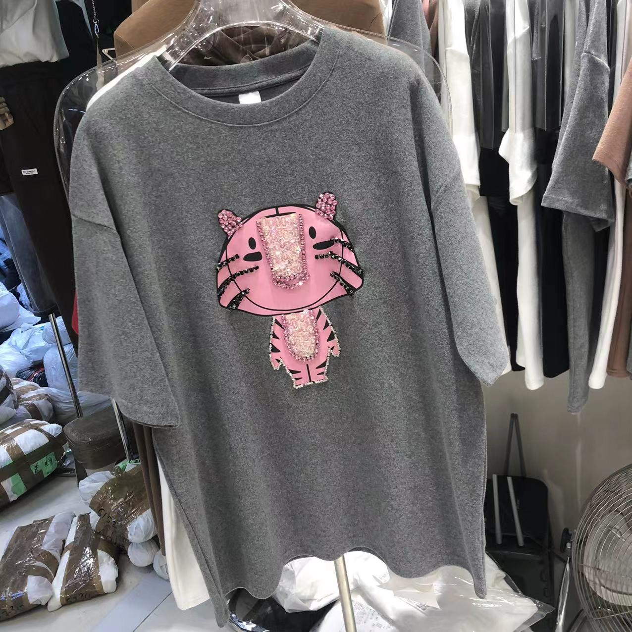 實拍-加厚磨毛時尚重工通粉色老虎寬鬆甜美短袖T恤女原版手工穿珠