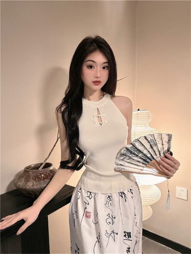 Real shot of niche and chic new Chinese style sleeveless halterneck disc buckle slim slimming knitted camisole for women