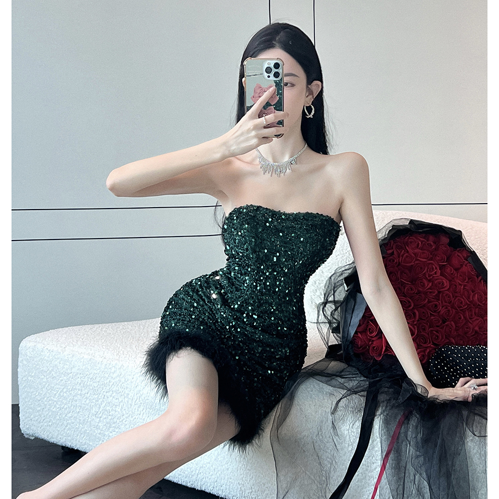 Actual shot of women's high-end ladylike style embroidered sequined slim fit hip-hugging holiday party dress