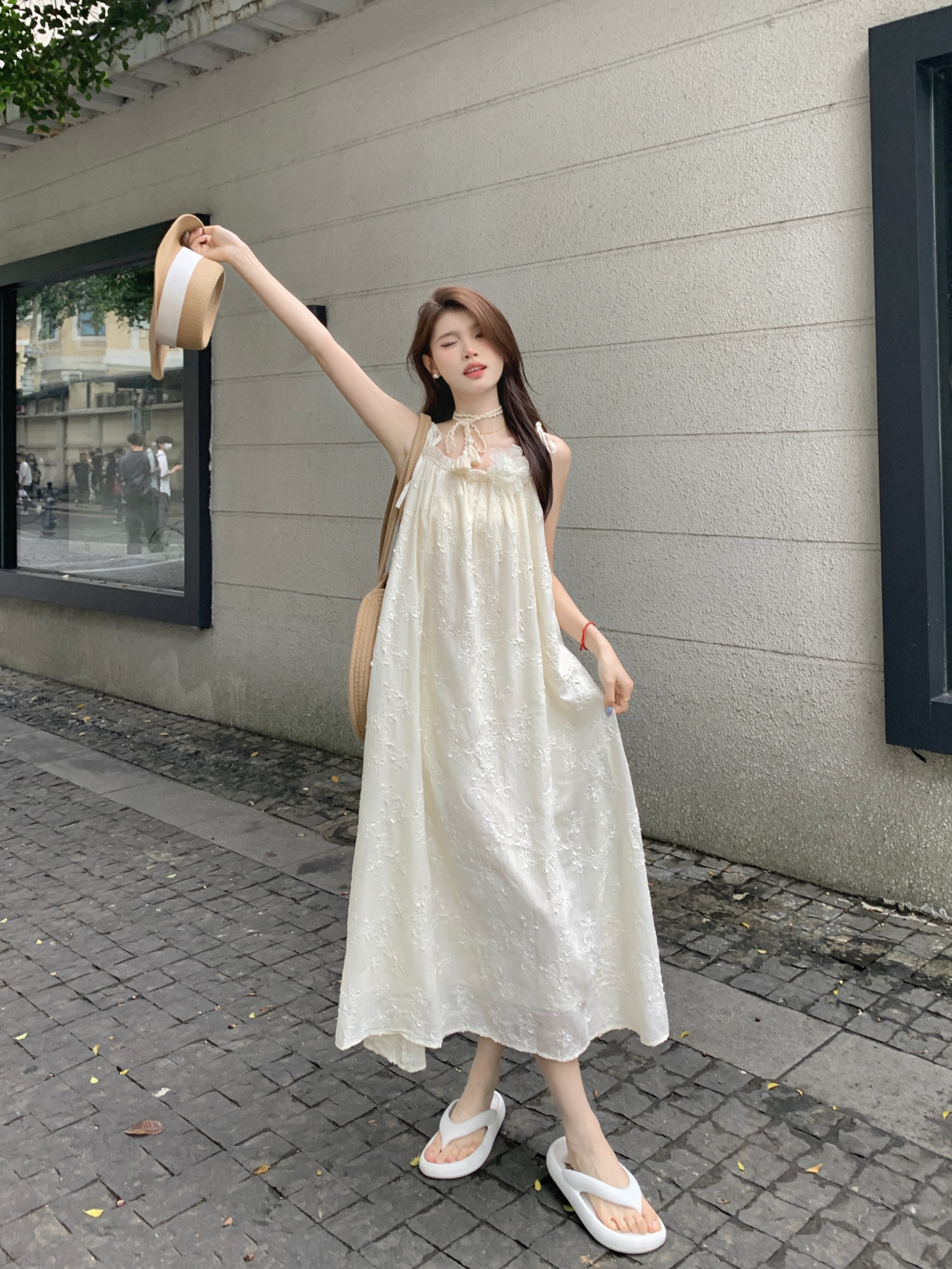 實拍 海邊度假吊帶連衣裙女春款高級感小眾不規則奶甜長裙