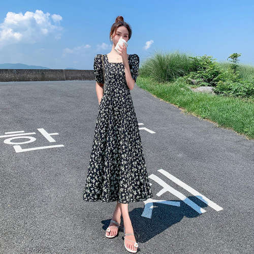 New Square Neck Hepburn Style Date French Dress Waisted Korean Style Summer Floral Mid-Length Travel 2024