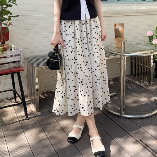 Summer 2024 new style small floral skirt for ladies loose type