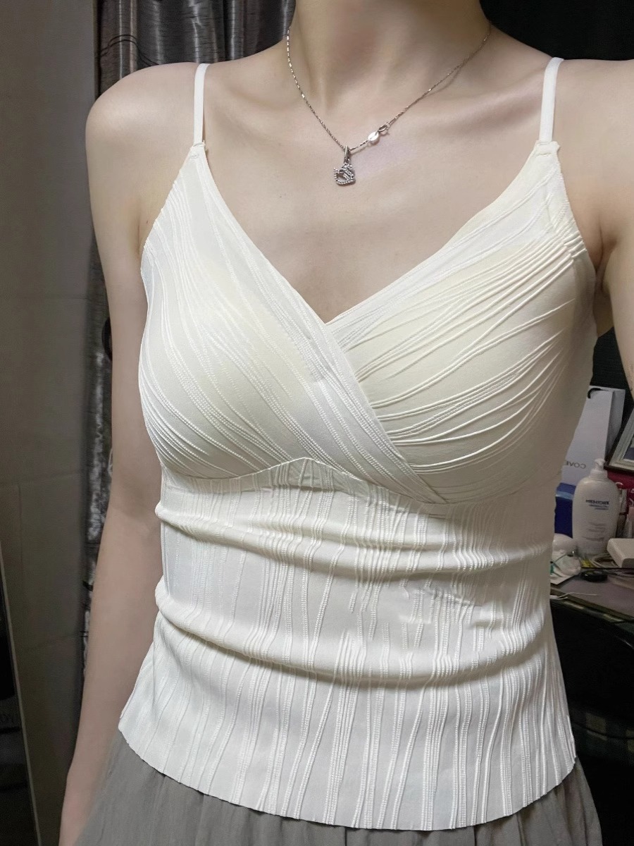 高級法式輕奢風夏日多巴胺舒適帶胸墊防走光吊帶性感美背氣質個性