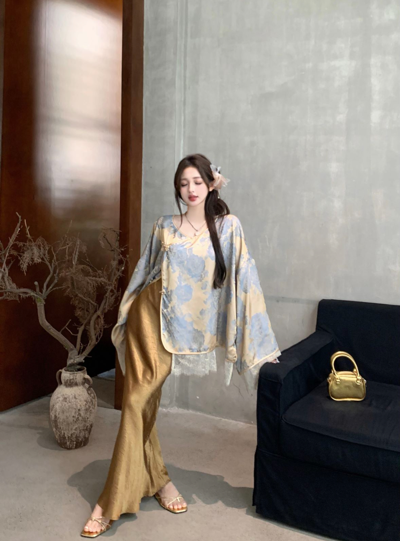 Real shot of new Chinese style women's lace jacquard top coat acetate satin fishtail skirt suit