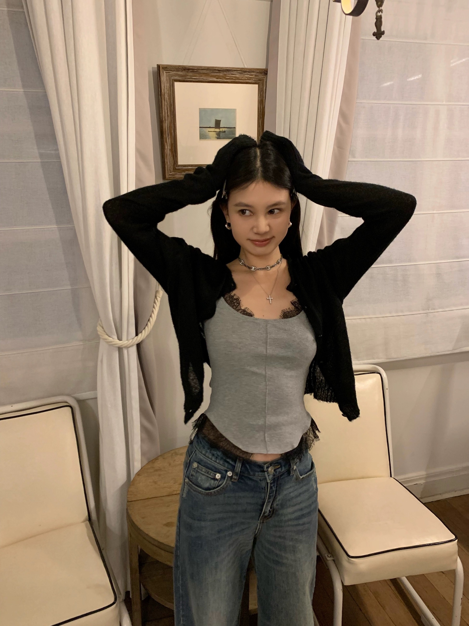 ThreeH 睫毛蕾絲拼接弧形下擺吊帶背心女夏 修身辣妹打底內搭上衣