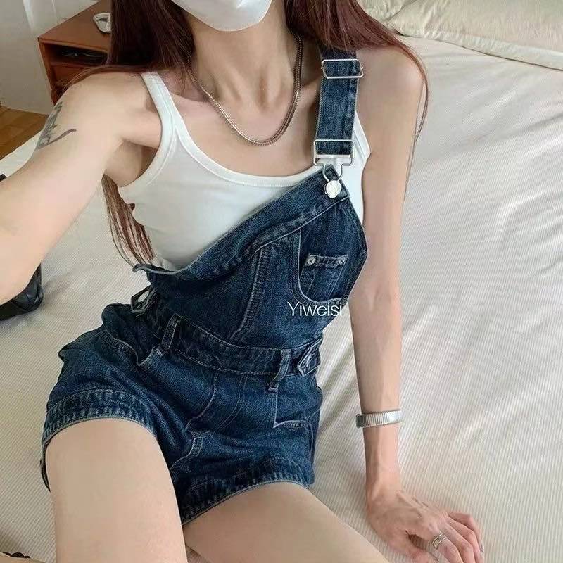 2024設計感個性單肩帶牛仔背帶褲女不規則斜肩辣妹連體闊腿短褲
