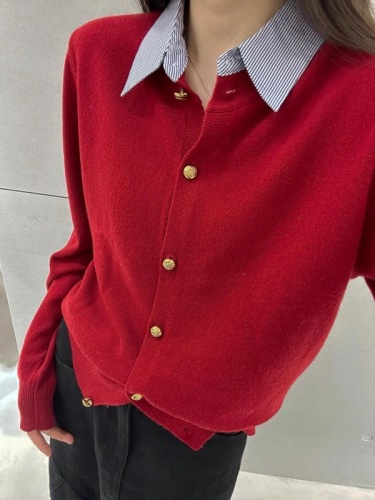 正肩红色毛衣女春款十三行女装新年氛围感衬衫领假两件套针织衫