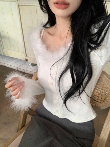 Real shot!  Furry V-neck new style small fresh button long-sleeved inner layering top