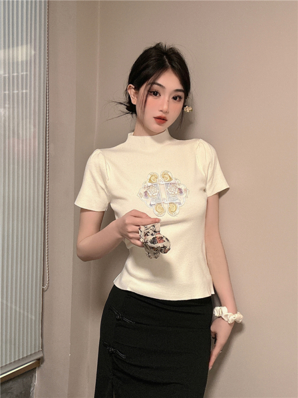 Actual shot of new Chinese style knitted sweater for women, slim fit, embroidered disc buckle, versatile sweater top