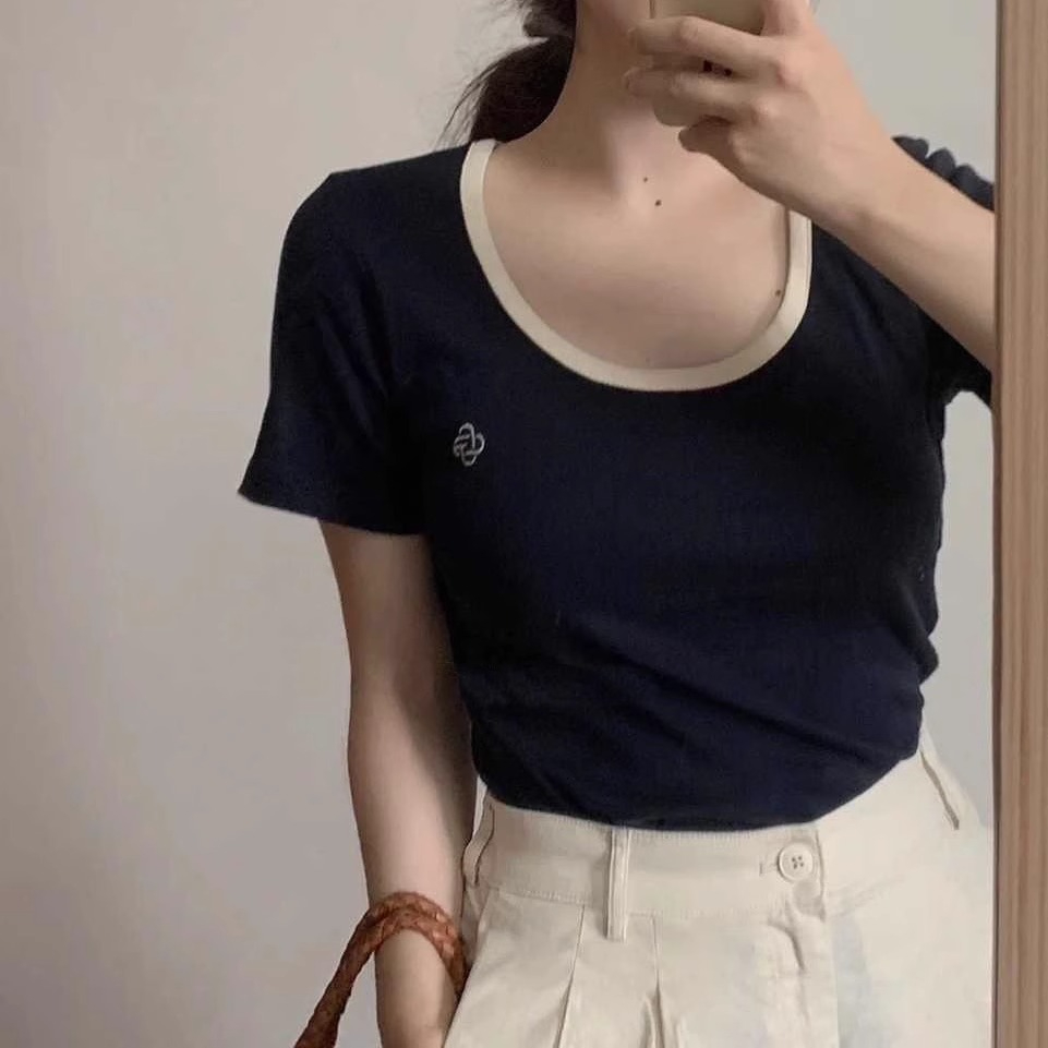 Miki studio定製 敲舒服~韓小眾品牌gvo刺繡U領95%棉 短袖基礎T恤