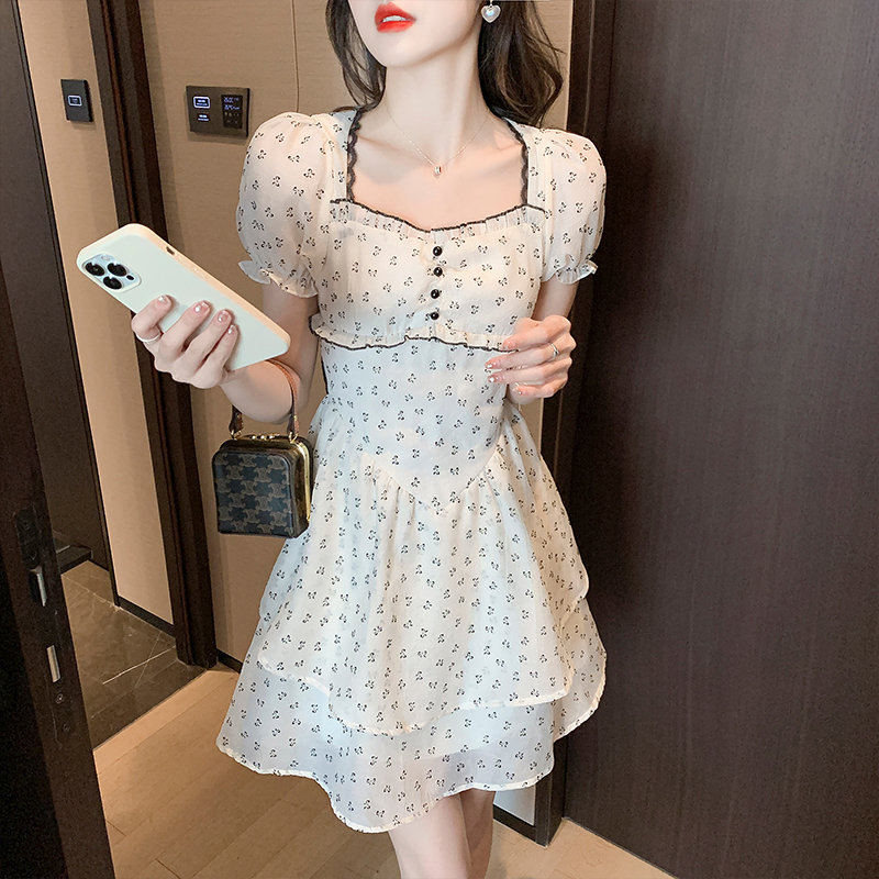女裝夏裝2024年新款蛋糕裙子胖妹妹遮肚顯瘦泡泡袖碎花連衣裙