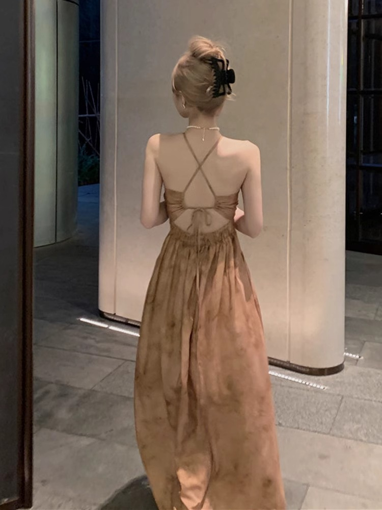 法式復古掛脖吊帶連衣裙女夏高級性感露背氣質辣妹海邊度假長裙子