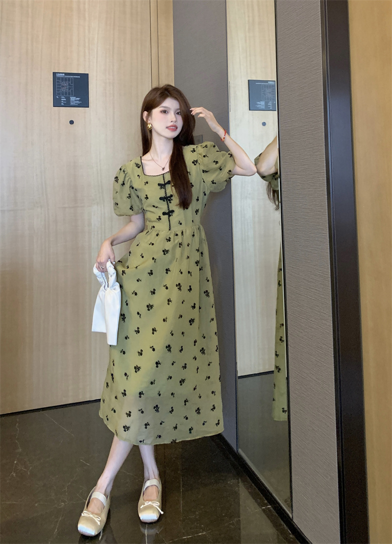 Actual shot of new Chinese design square collar bubble heavy flocking floral loose slimming dress for women
