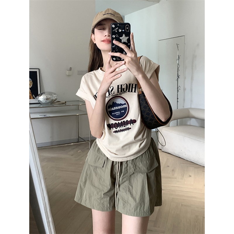 美式印花奶系卷邊正肩短袖T恤女裝夏日多巴胺穿搭設計感顯瘦上衣