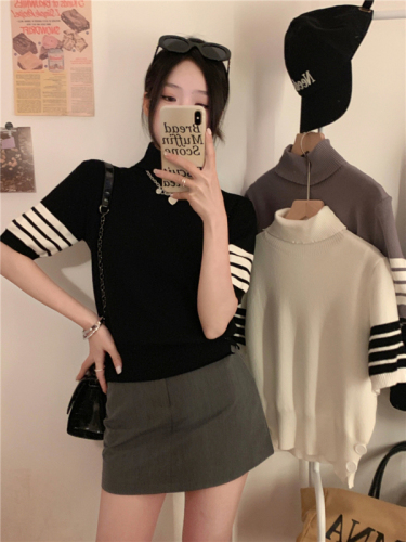 Real shot of gray thin high-neck short-sleeved knitted sweater for women, slim and elegant half-sleeved slim bottoming shirt top