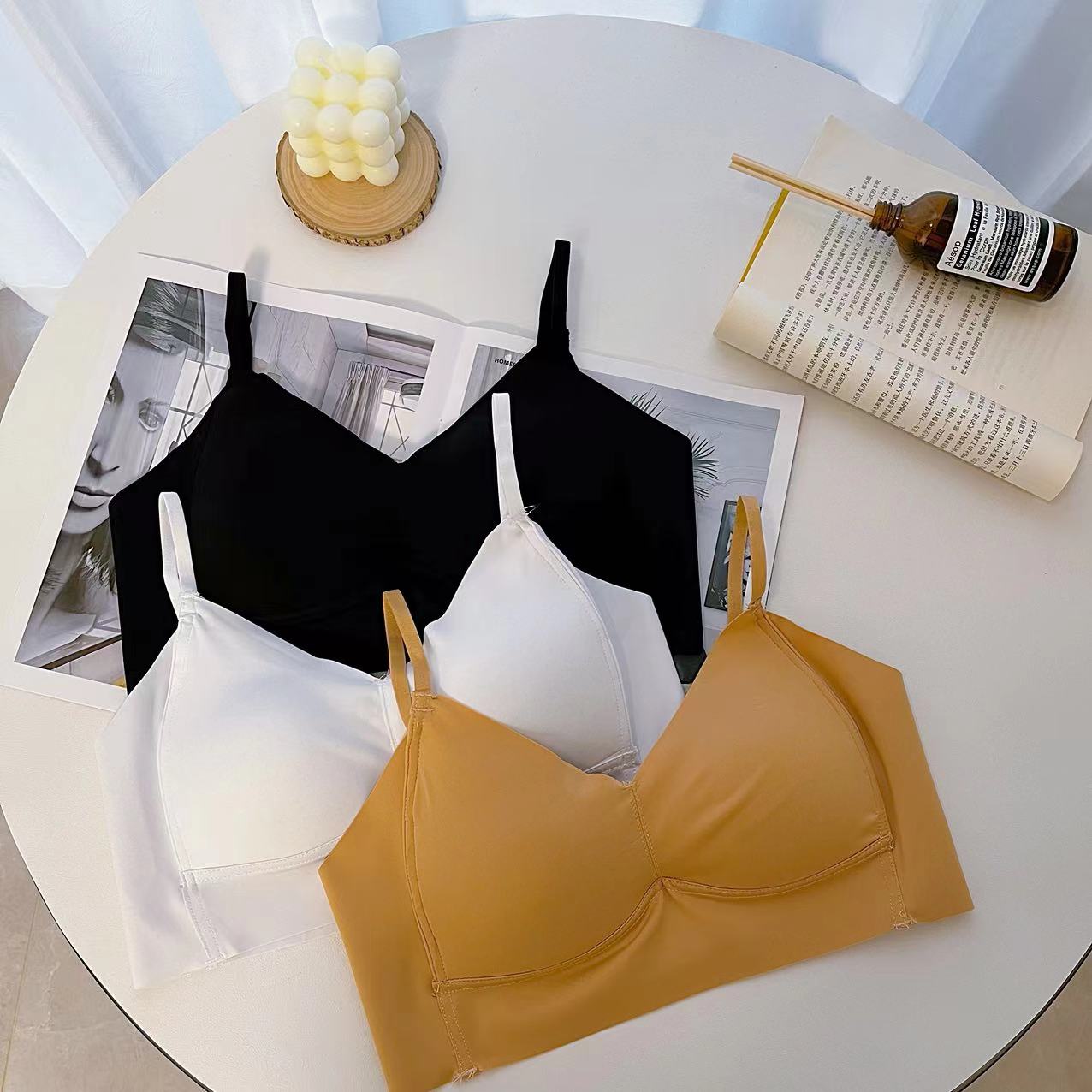 無痕乳膠內衣女無鋼圈小胸聚攏收副乳防下垂運動美背文胸一體薄款