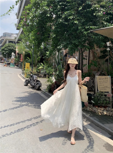 Pure lust style halterneck chiffon dress for women summer seaside vacation French backless skirt high-end white long skirt