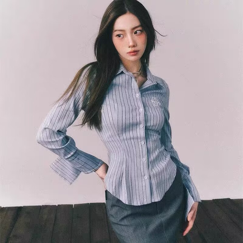 LaluneDuCielLLDC刺繡logo肌理感條紋修身收腰襯衫女打底上衣