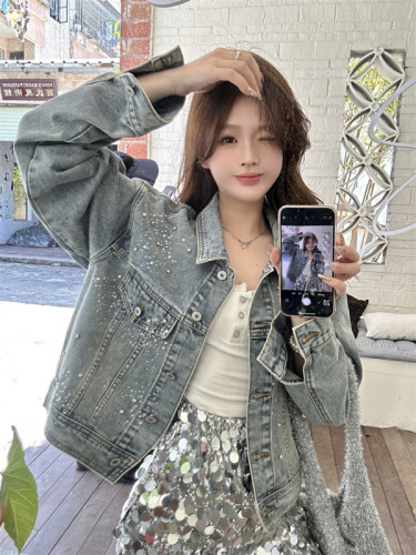 Real shot ~ 2024 spring Korean version of fashion heavy industry hot diamond short denim jacket high-end loose slimming top for women