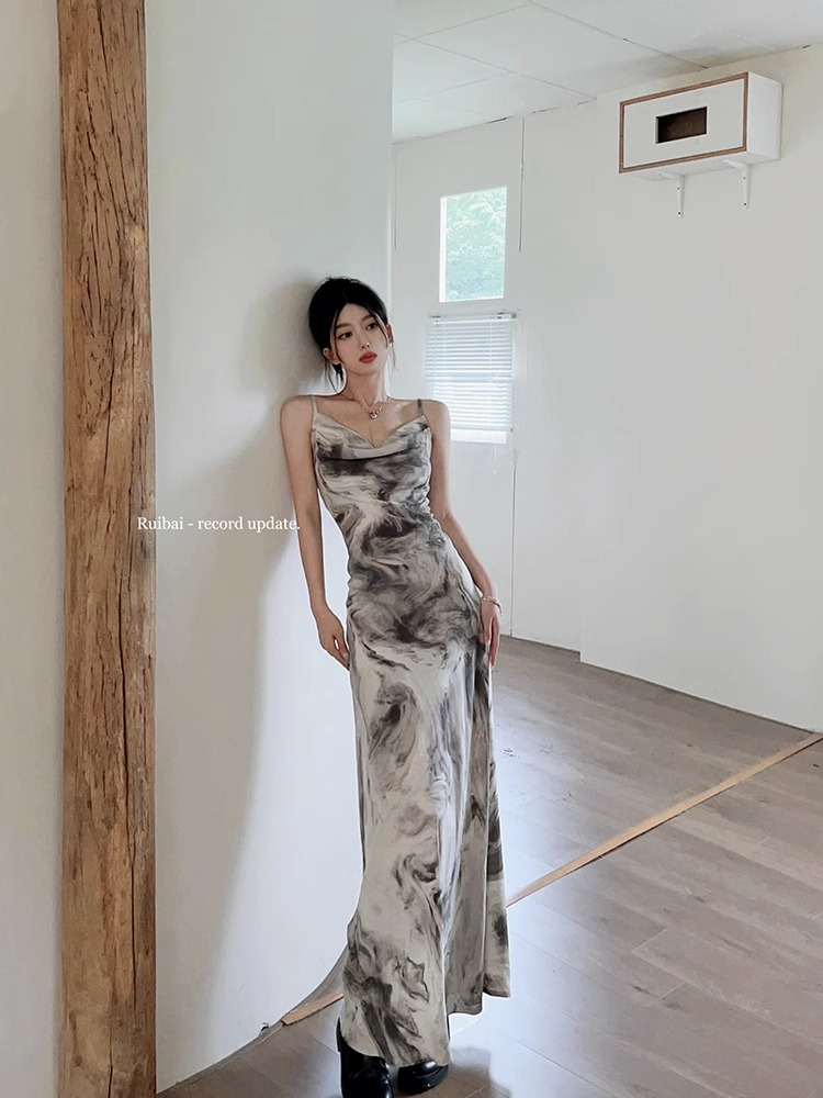 新中式水墨畫吊帶連衣裙女春季法式修身露肩氣質裙子包臀魚尾長裙