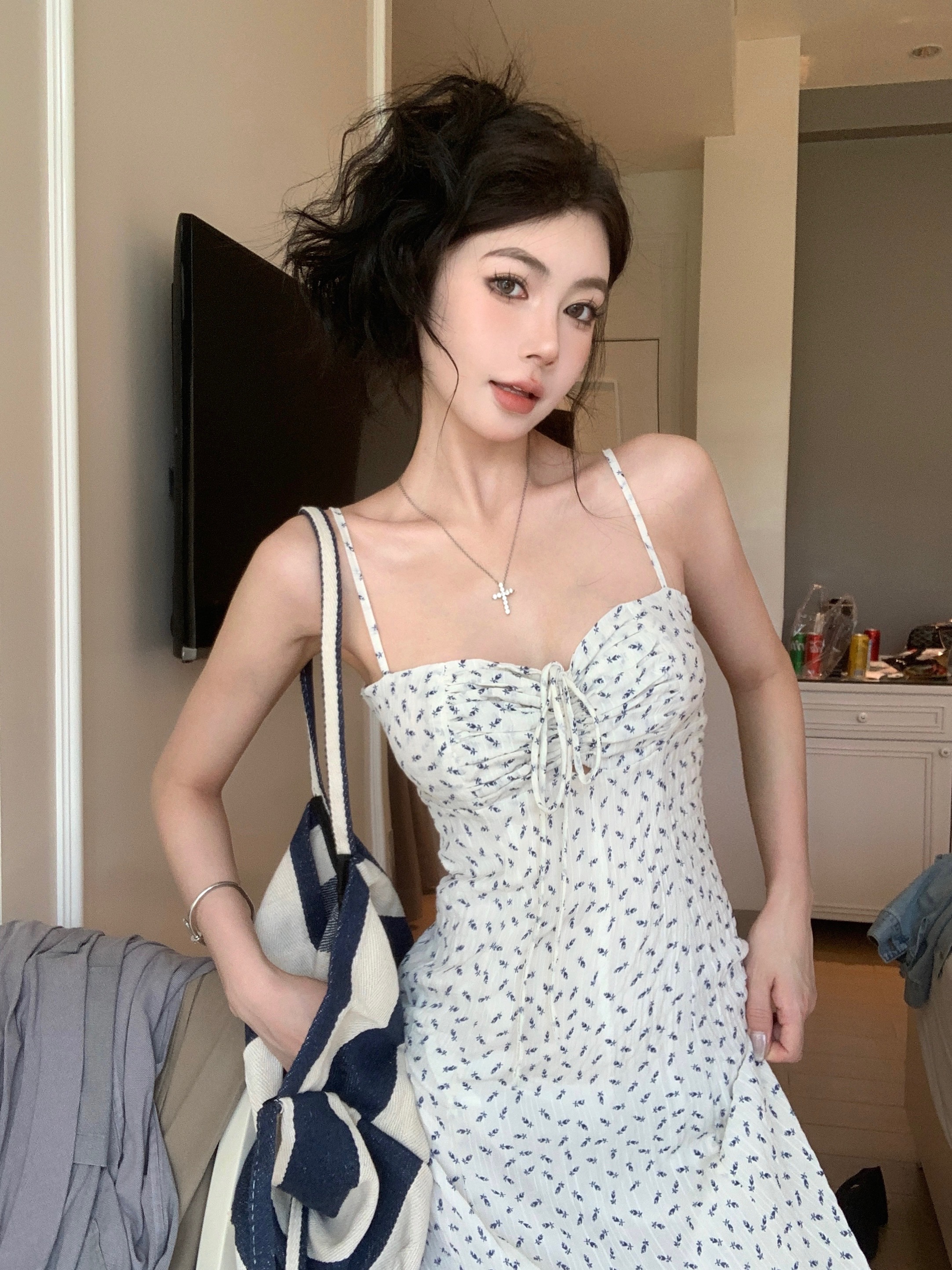 實拍 新款小碎花吊帶連衣裙收腰氣質長裙