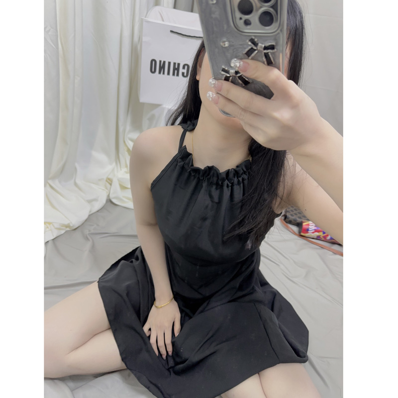 掛脖露腰連衣裙女夏季新款收腰顯瘦溫柔風氣質減齡別致連身長裙子