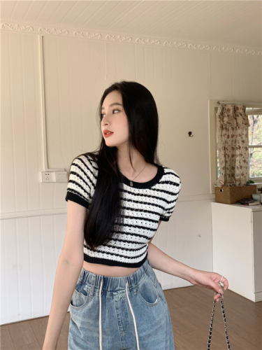 Real shot of round neck pullover black and white striped short-sleeved sweater for women niche chic versatile short top
