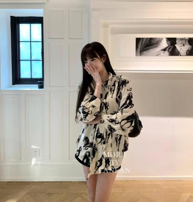 早安樊樊 馬匹印花黑白撞色氛圍感飄帶襯衫女春寬鬆舒適長袖上衣