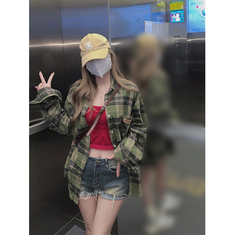 復古港風綠色格子襯衫女春季設計感小眾寬鬆長袖襯衣外套春秋上衣