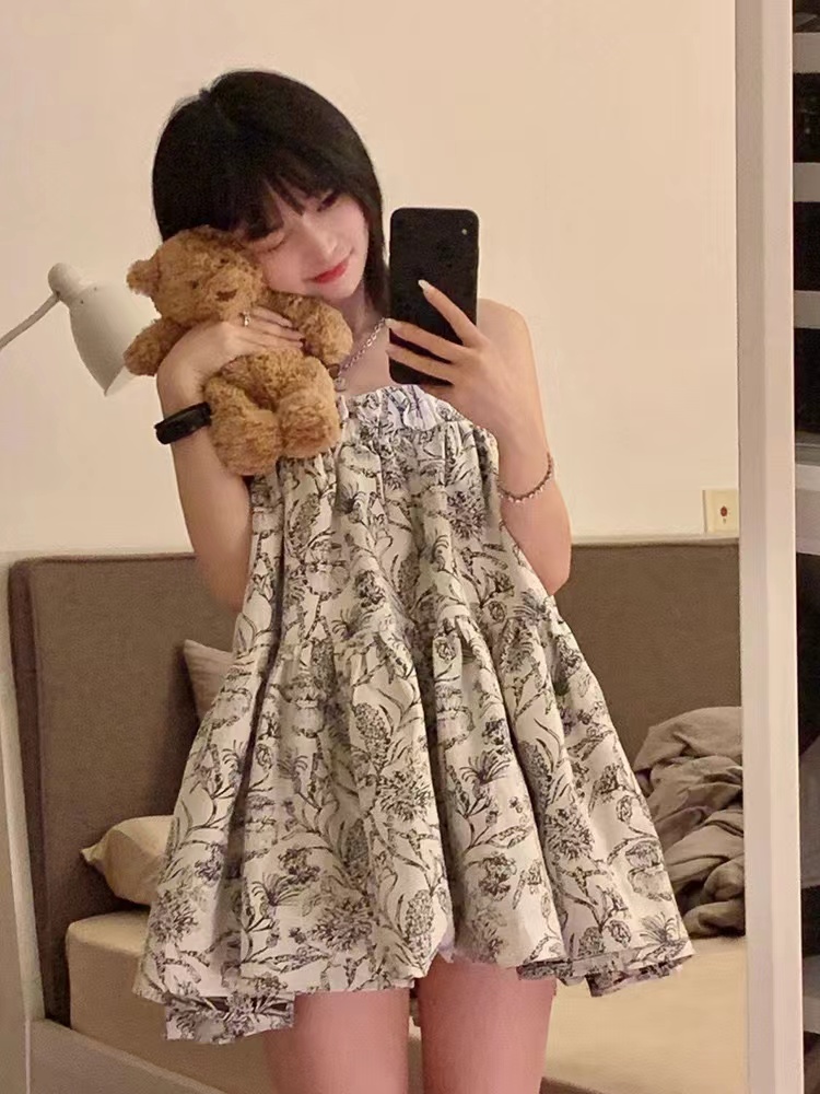 度假風休閒吊帶裙女2024夏季新款慵懶顯瘦寬鬆蓬蓬碎花連衣裙ins