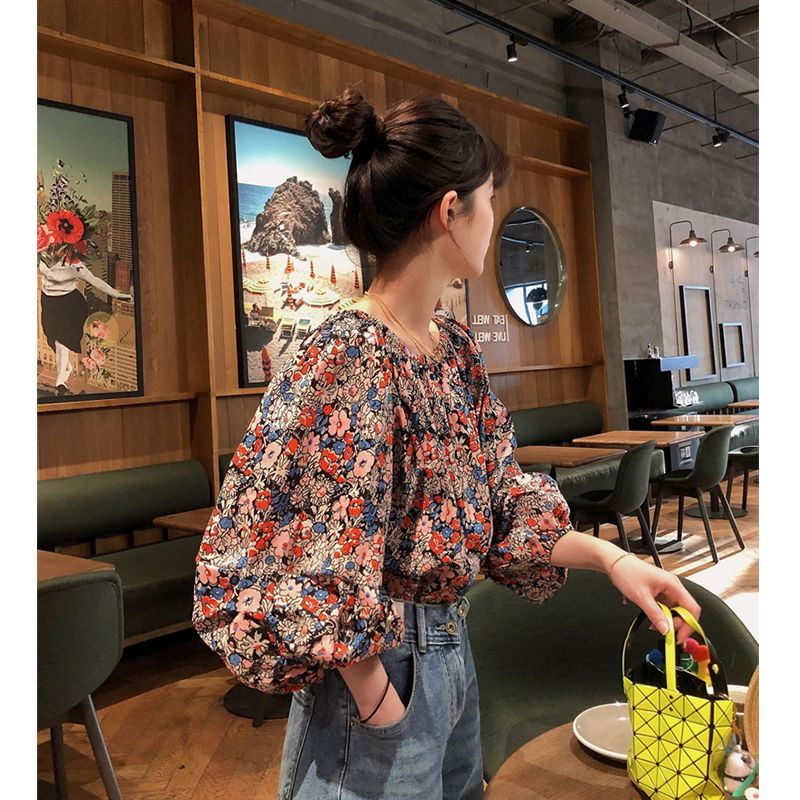 上衣女春夏一字肩圓領鎖骨微胖寬鬆慵懶風泡泡袖法式復古碎花襯衫