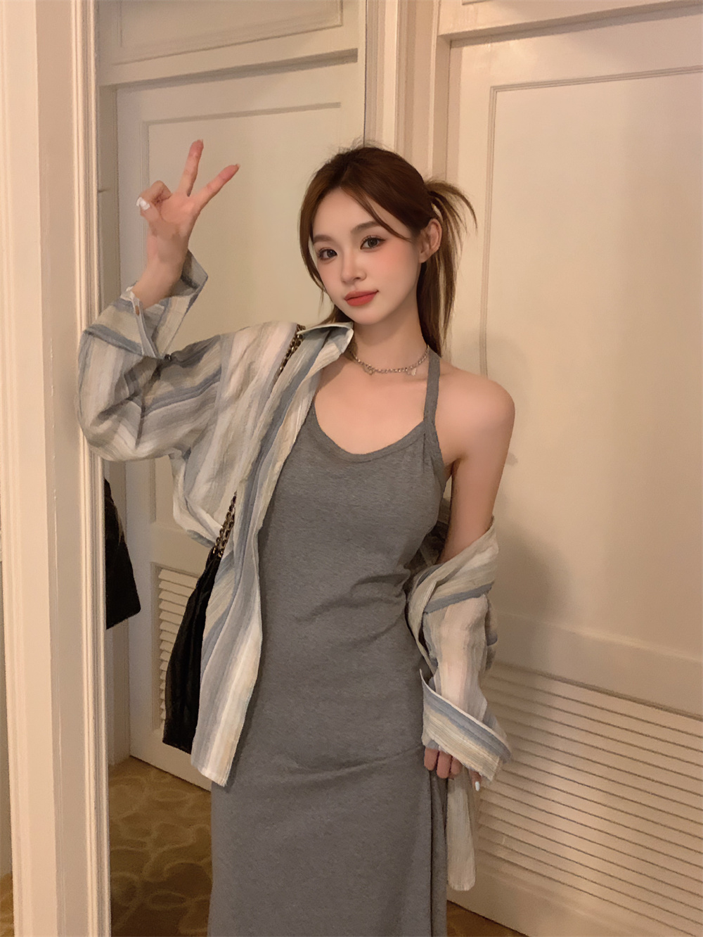 實拍~韓版時尚百搭寬鬆條紋長袖防曬襯衫+漏背吊帶針織連衣裙