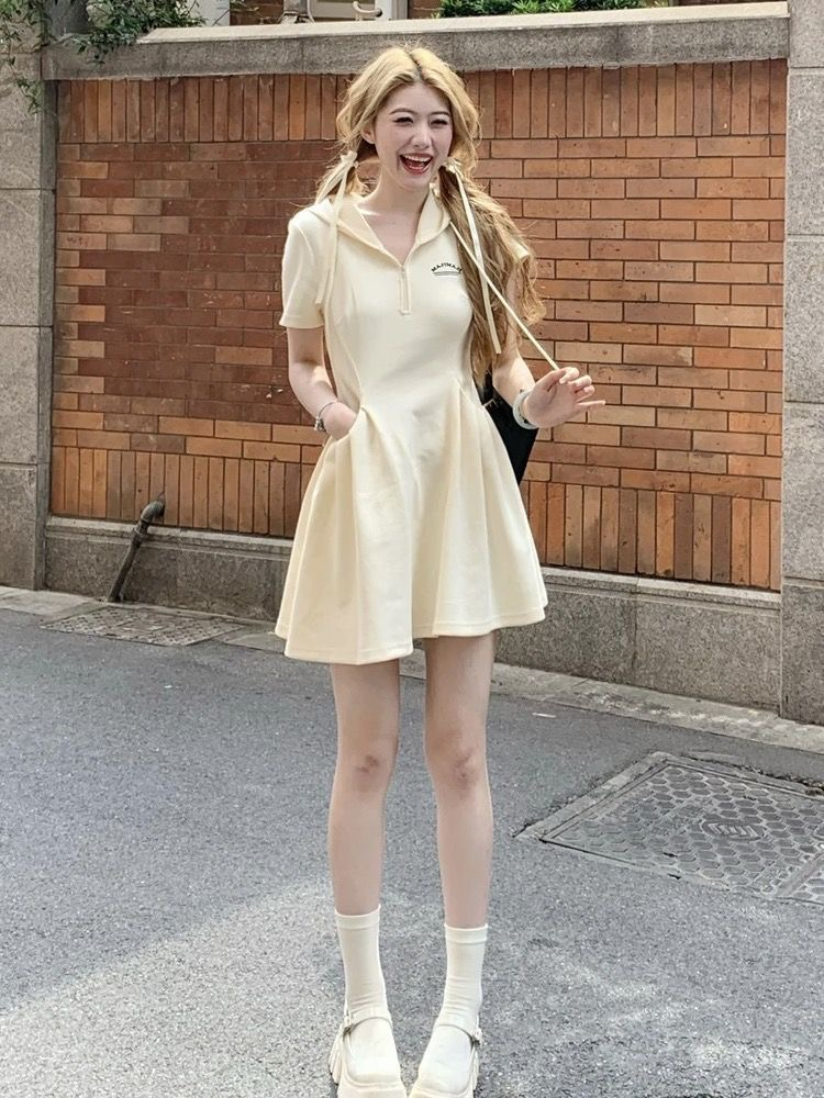 2024夏季新款女裝法式休閒連帽連衣裙子顯瘦小個子甜辣妹a字短裙