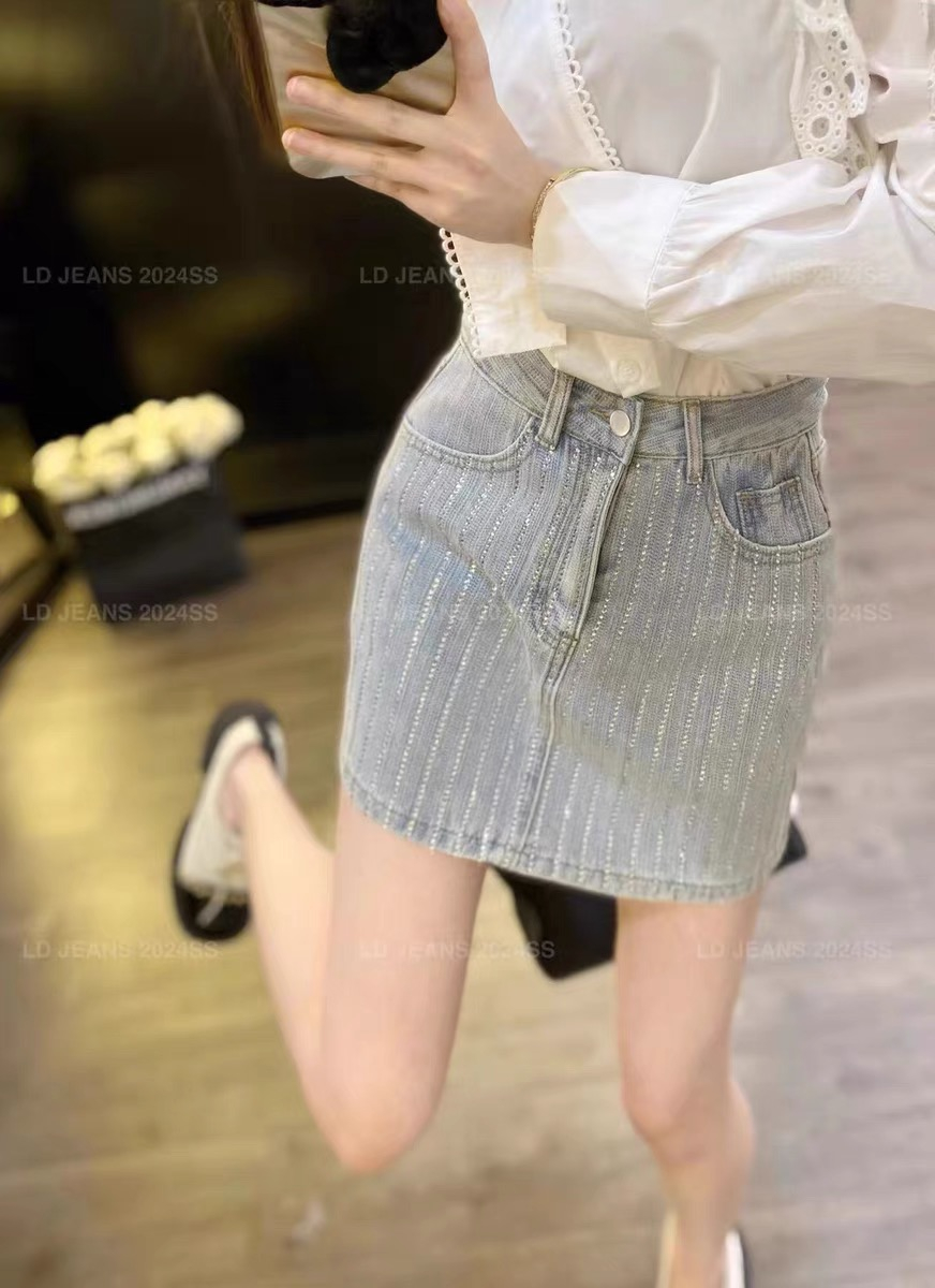 設計感燙鑽小眾牛仔裙女春夏裝新款日系休閒包臀短裙帶安全褲
