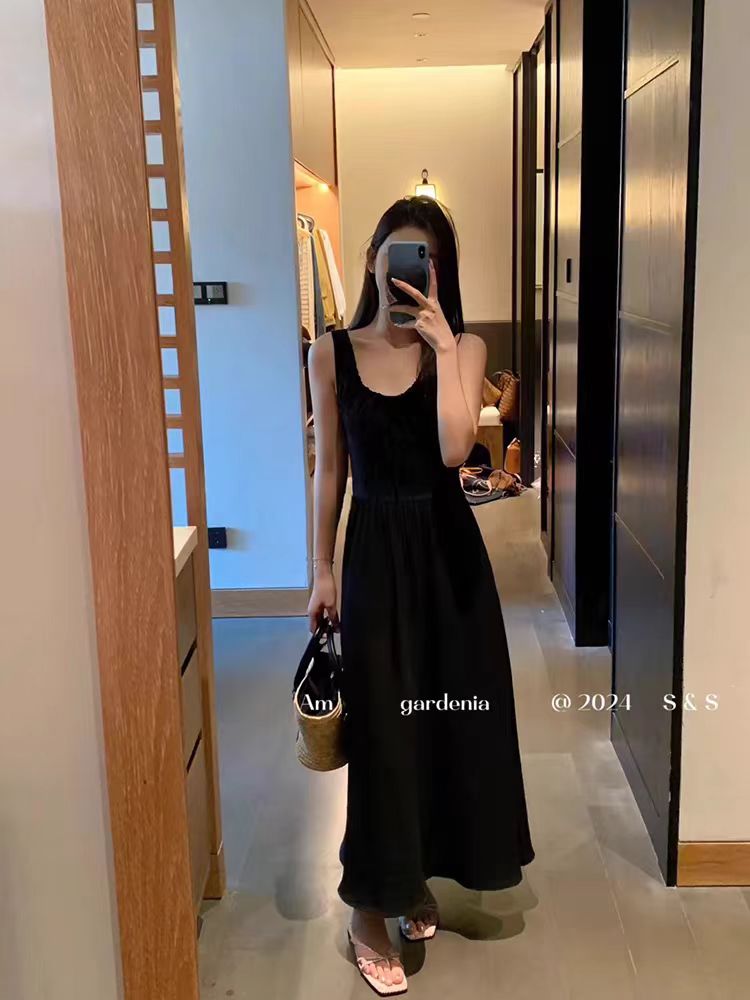 法式復古V領抽褶收腰顯瘦大擺連衣裙女2024年夏高腰顯瘦氣質長裙