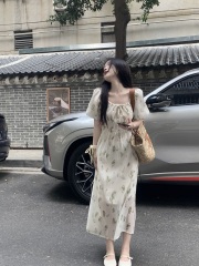實拍 溫柔風復古碎花泡泡袖連衣裙方領系帶高腰顯瘦A字裙長裙