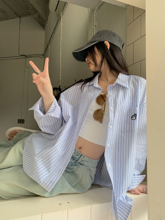實拍 藍色條紋兔子刺繡寬鬆襯衫上衣
