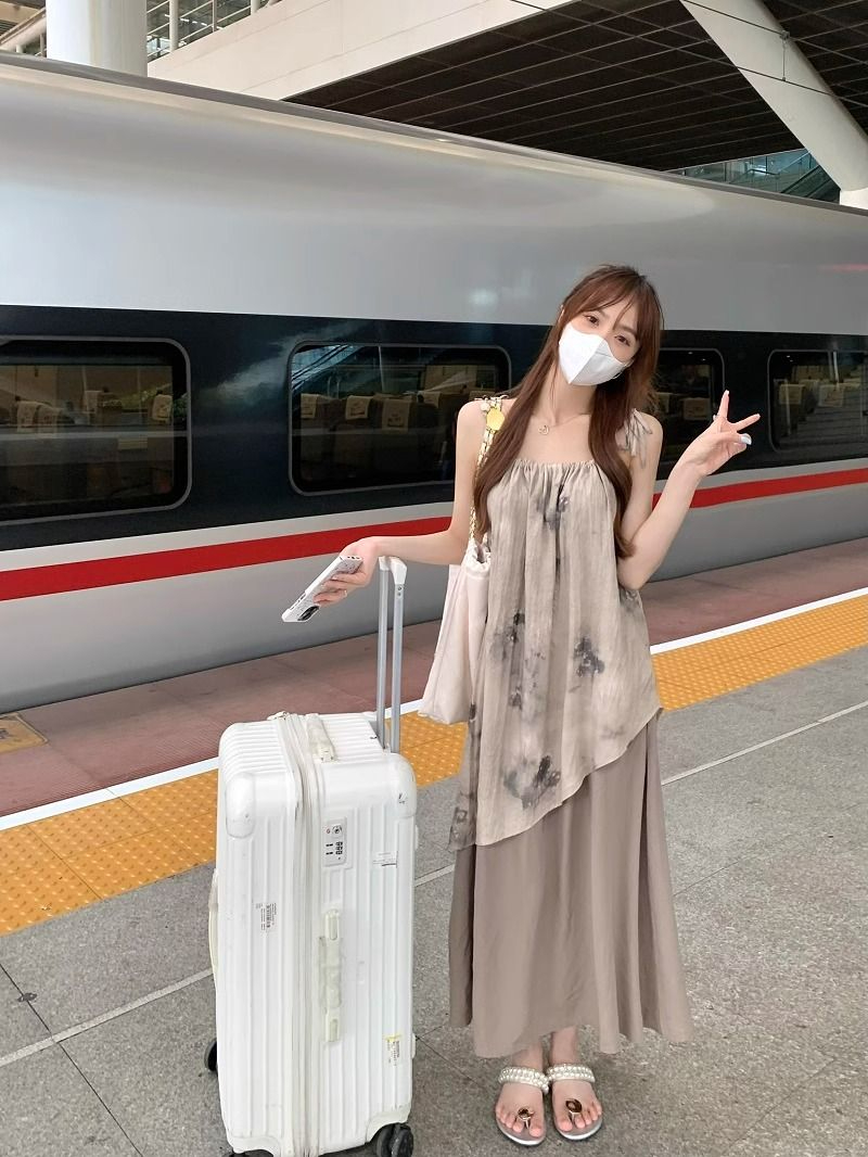 茶系扎染吊帶連衣裙女裝夏季2024新款法式設計感綁帶顯瘦氣質裙子