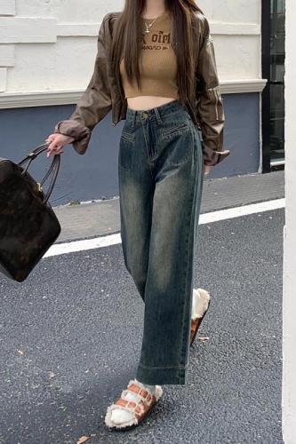 Real shot of high-waisted slim straight jeans for women, retro washed, versatile, loose casual trousers