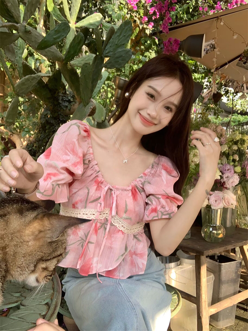 實拍~法式溫柔碎花蕾絲拼接系帶襯衫